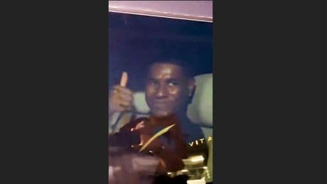 Fans empfangen ihn am Flughafen - Erste Videos von Rashford in Barcelona!