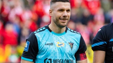 Fußball-Transferticker: Podolski verlängert in Zabrze