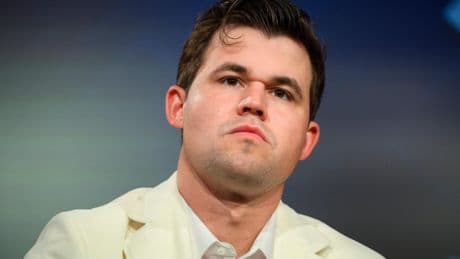 Magnus Carlsen da una paliza a ChatGPT en una partida de ajedrez: "Me rindo. Fue metódico, limpio y preciso"