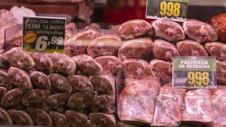 Menos cordero y más caro: la lengua azul amenaza la mesa de Navidad