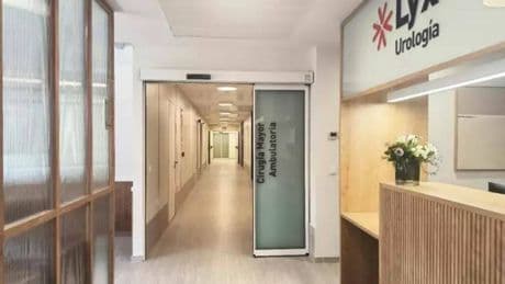 El nuevo centro referente en urología: 1.600 m2, habitaciones privadas y "parece un hotel"