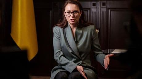 En direct, guerre en Ukraine : après la signature d’un accord de partenariat économique avec les Etats-Unis, Kiev « conserve l’entière propriété et le contrôle de ses ressources », souligne la ministre de l’économie ukrainienne, Ioulia Svyrydenko