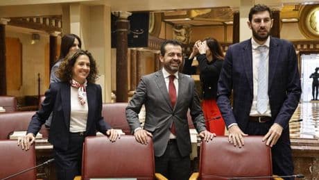 Murcia: Vox, única fuerza que avanza, se acerca al PSOE y el PP queda más lejos de la mayoría absoluta