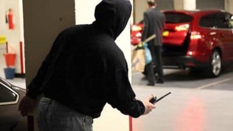 Furti d’auto, cinque miti da sfatare e i consigli per non farsi rubare la macchina