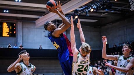 Así juega Mohamed Dabone, el niño prodigio de 13 años que ya despunta en el primer equipo del Barça