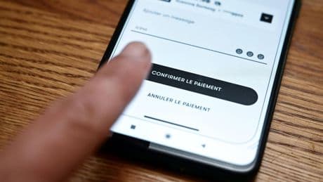 Arnaques aux colis et aux faux conseillers bancaires : la contre-attaque s’organise