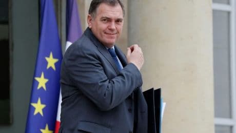 "Un jour de grève c'est 10 millions d'euros investis en moins dans le réseau": le ministre des Transports espère que les syndicats reviendront "à la raison"