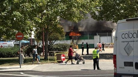 Desalojan las casetas regionales de las fiestas de Valladolid por el incendio de una freidora en la de Andalucía: hay un herido