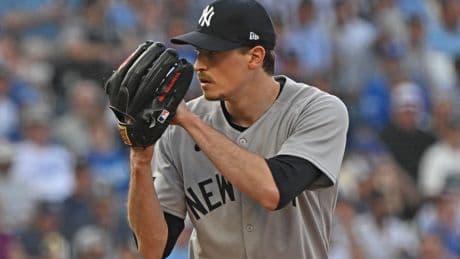 Yankees vs. Red Sox odds, picks: MLB predictions, best bets Sunday