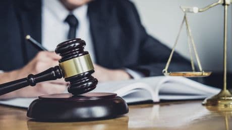Testament anfechten: Welche Fristen und Gründe es gibt