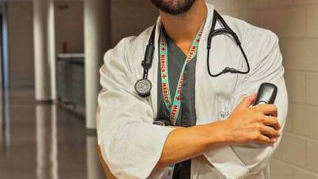 Antelm Pujol, médico endocrino: "A veces se busca en los suplementos lo que no se trabaja en el día a día, y eso no funciona"