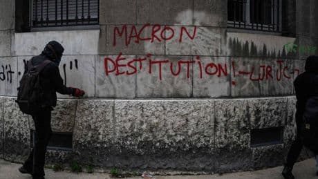 "Blocchiamo tutto", Francia nel caos