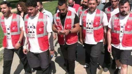CHP'li gençler, "Adana'dan Silivri'ye Özgürlük Yürüyüşü'nde İstanbul'a ulaştı