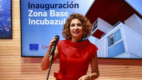 María Jesús Montero descarta dejar su cargo en el Gobierno para centrarse en Andalucía: "Javier Arenas hizo lo mismo"