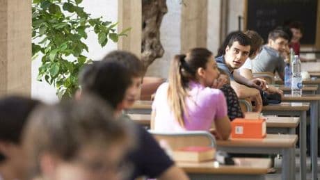 Maturità 2025, il toto-tracce: D?Annunzio in pole, occhio a Montale e Calvino, spuntano le ?scommesse? su Papa Francesco e l?Europa