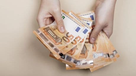Cataluña tiene uno de los mejores sueldos de España, pero la brecha salarial entre hombres y mujeres es de 5.400 euros