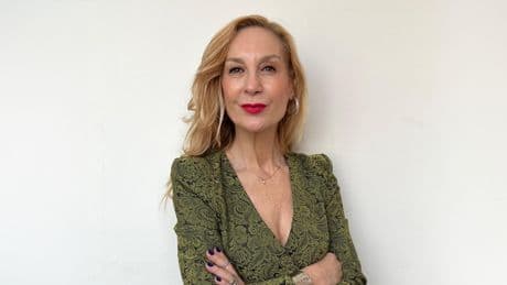 Eva Moreno, sexóloga: “El 33% de las personas españolas infieles encuentra a su amante en el trabajo porque pasan muchas horas juntos y lo que hacen les vincula”