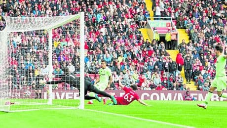 Berenguer ya sabe lo que es hacer gol al Liverpool