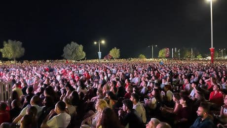 Final müsabakası meydanlarda takip edildi