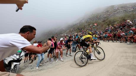 Así se gestó la jugada maestra de Simon Yates en Finestre que destrozó a los dos "más fuertes": "Ha ganado el más inteligente"