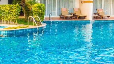 El reto viral de defecar en el agua que ha obligado ya a cerrar piscinas en tres comunidades este verano