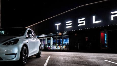 Tesla muss 240 Millionen Dollar Schadenersatz zahlen