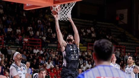 <p>Il Derthona dice addio ai playoff: Napoli vince e chiude le ultime speranze</p>