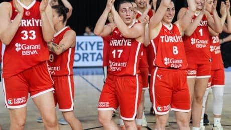 Potanın perileri, Litvanya'yı mağlup etti!