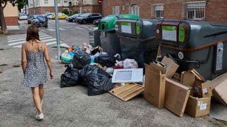 Girona cambia el modelo de recogida de basuras ante el fiasco del actual