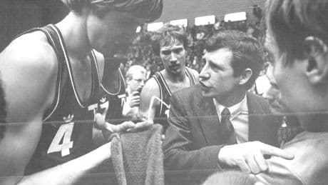 Eigenwijze basketbalcoach Maarten van Gent (1947-2025) was ook in Estland op zoek naar de liefde