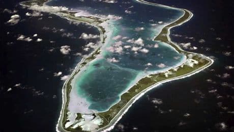 Reino Unido devuelve Chagos a Mauricio pero se asegura su base militar con Estados Unidos