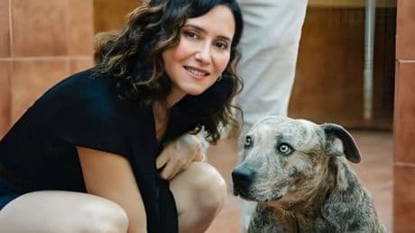 El destino ideal de Isabel Díaz Ayuso para pasar las vacaciones junto a su pareja: "Es mi sitio del mundo"