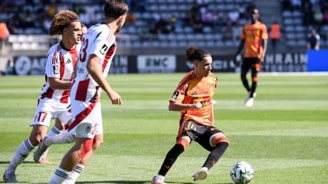 EN DIRECT - Multiplex Ligue 2 : Lorient se fait égaliser, le Paris FC de la famille Arnault mène et espère un faux pas des Merlus