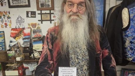 Shopkeeper told by police to take down sign calling shoplifters ‘scumbags’