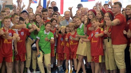 En Crimée, Artek, la colonie des enfants modèles du patriotisme russe
