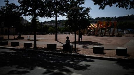Canicule: pourquoi le pic de chaleur survient-il en fin de journée et non pas le midi?