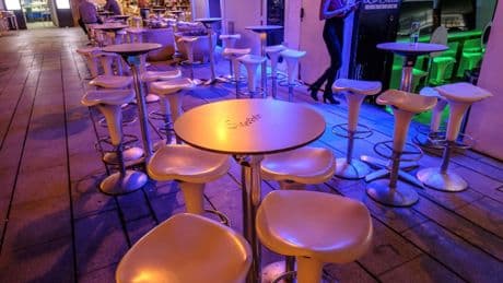 Las vacaciones se le atragantan a los españoles: gastamos menos y nos endeudamos más