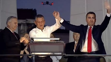 DEVA'dan istifa eden Evrim Rızvanoğlu ve Cem Avşar, CHP'ye katıldı