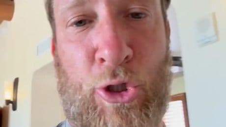 Dave Portnoy says Auschwitz offer to man allegedly involved in antisemitic sign is revoked