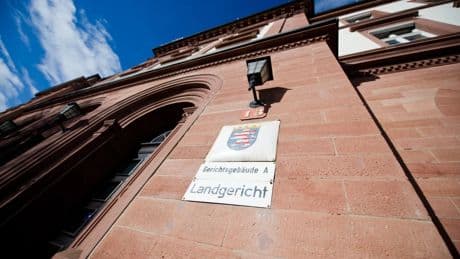 Prozess in Darmstadt: Chef schießt in Schlosserwerkstatt auf Mitarbeiter