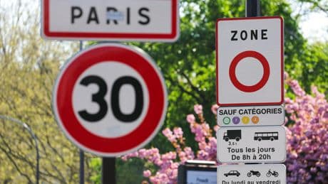 Une «décision stupide» et «injuste» : la mairie de Paris s’insurge de la suppression des ZFE et demande leur rétablissement