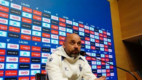 La anécdota de Manolo González en rueda de prensa: "Me pondré gomina para ver si me da suerte"