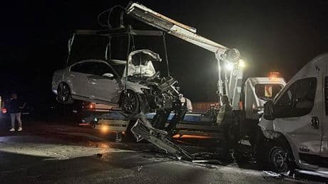 Kocaeli'de servis minibüsü ile otomobil çarpıştı: 10 yaralı