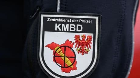 Kurioser Fund: Frau sucht in Fluss nach Schlüssel und angelt eine Granate