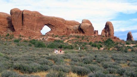 Hiker dead after fall at Utah's Arches National Park