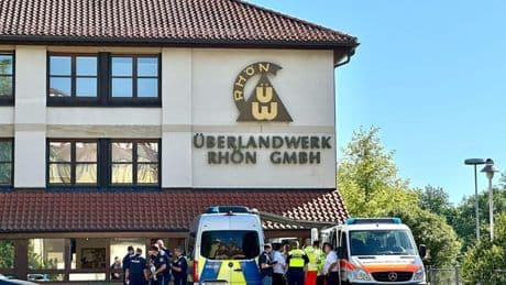 Kriminalität: Kollegen niedergestochen - Verdächtiger wird vorgeführt