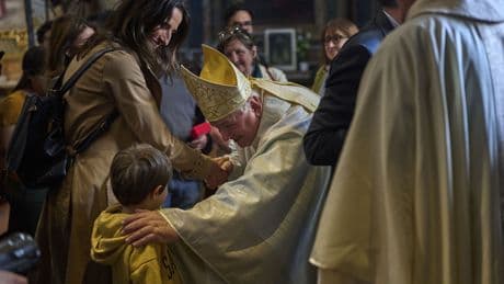 Roban una bolsa al cardenal Aveline, a días del cónclave