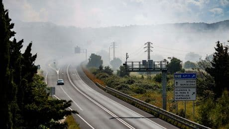 Fire at chemical plant in northeastern Spain keeps thousands indoors