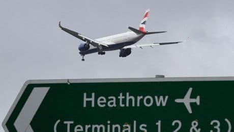 Un “problema técnico” colapsa los aeropuertos del Reino Unido