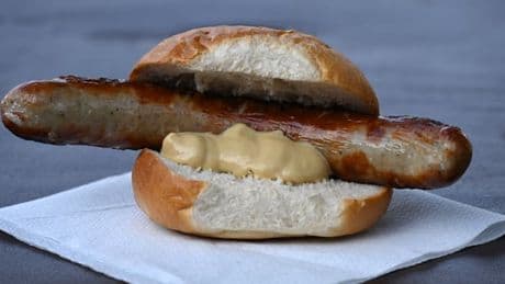 Im Ringen um die älteste Bratwurst liegt jetzt ein Bundesland im Osten deutlich vorn